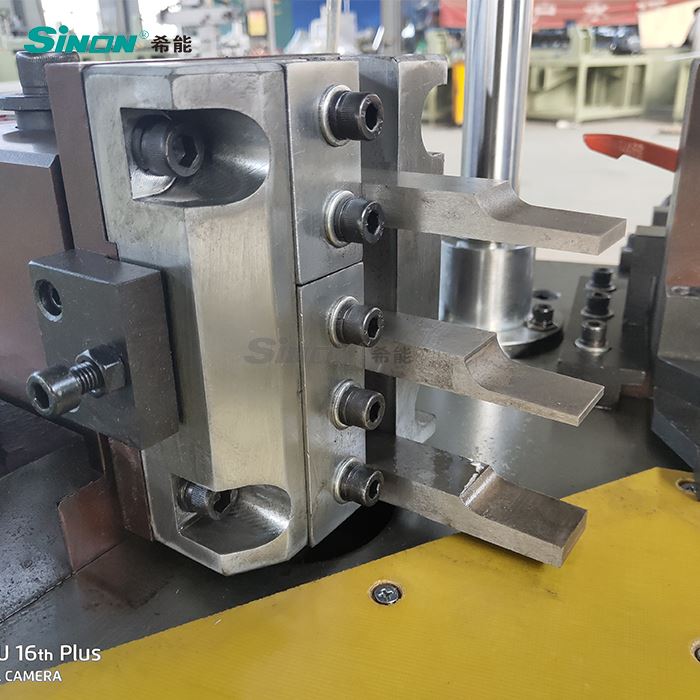 Corner Crimping Machine For Aluminum Window And Door
